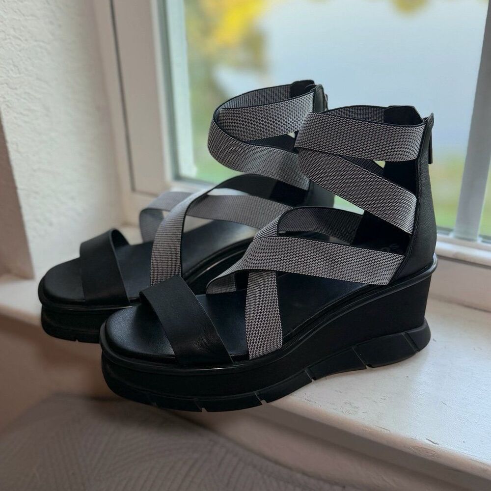 Sorel Joanie III Sport Strap Wedge Sandals in Black and Gray Women’s Size 8.5
